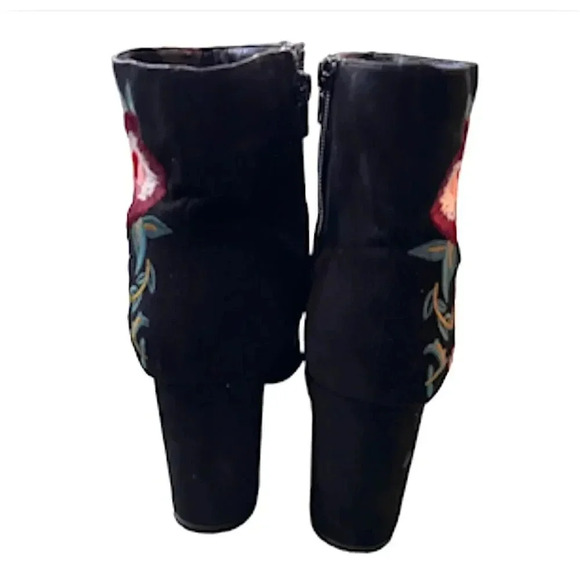 Express Floral Botanical Embroidered Heeled black faux suede Booties, size 8 - Picture 3 of 10